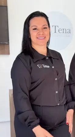 Dra. Adriele Souza