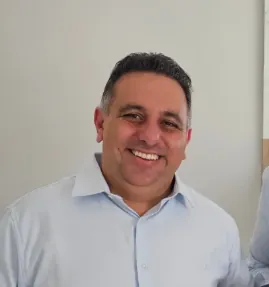 Dr. Fernando